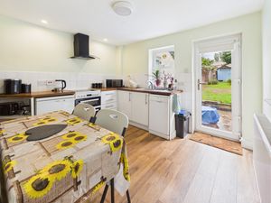KITCHEN/BREAKFAST ROOM- click for photo gallery